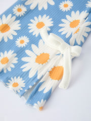 White Top And Daisy-Print Flared Pants Girl's Outfit