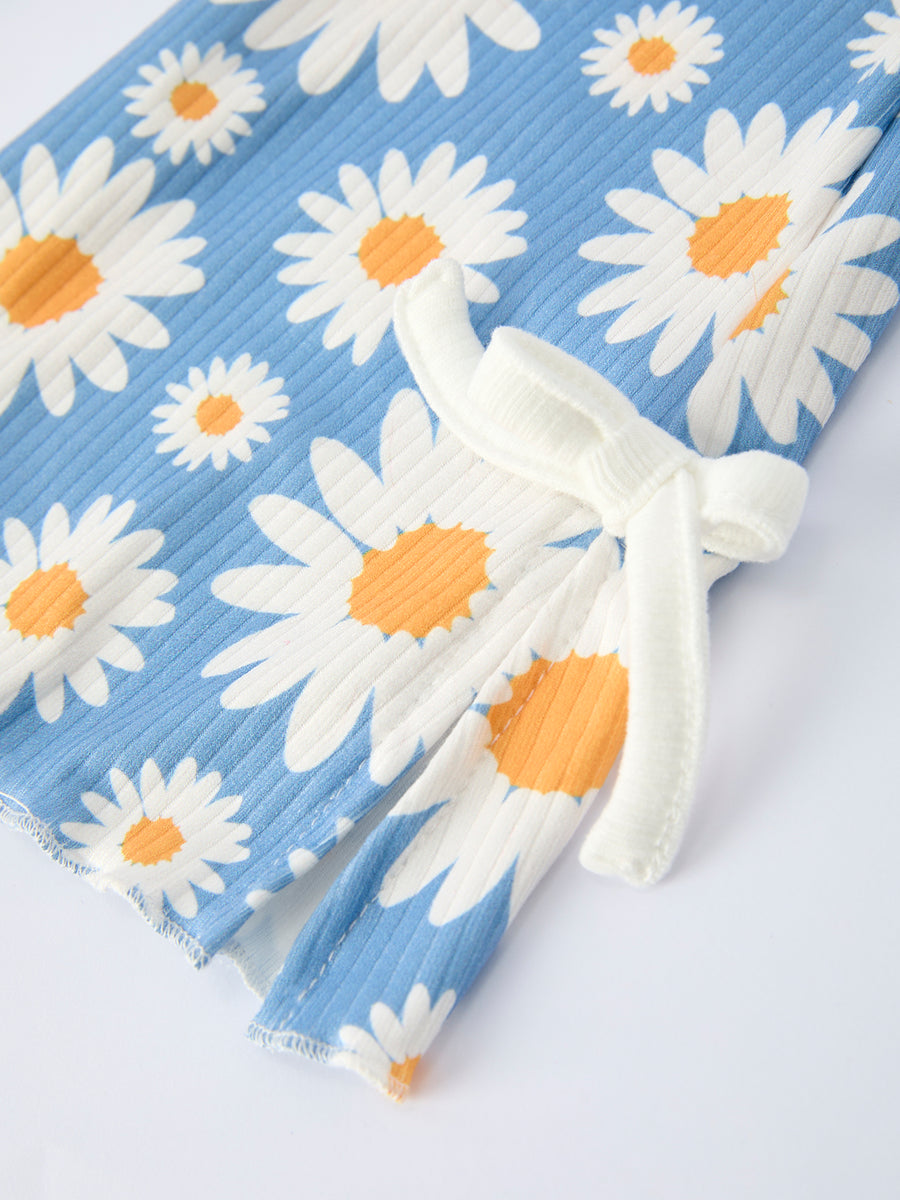 White Top And Daisy-Print Flared Pants Girl's Outfit